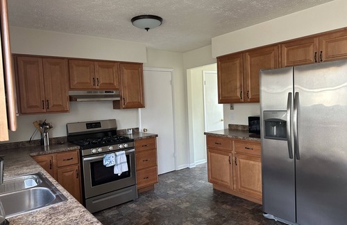 Aliquippa House | Quiet 2 BR with washer & dryer & back deck