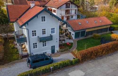 Bad Toelz Apartment | Quiet 2 room garden loft with terrace