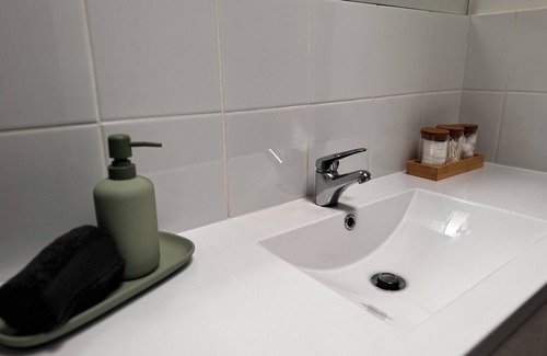 Tamworth Apartment | Quiet 2bdrm Retreat in Tamworth
