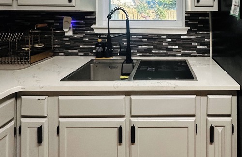 Norfolk - Virginia Beach House | Quiet 2BR/1.5BA Retreat w/Fenced Yard, Firepit, & Fast WiFi – Central Norfolk