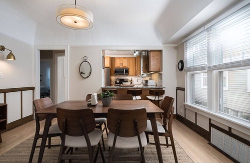 Shorewood House | Quiet 3 BR Main Floor in Bi-Level Home - Shorewood, WI
