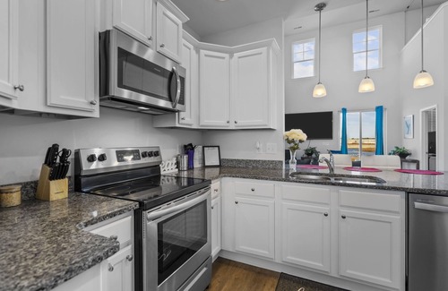 Murraysville House | Quiet 3BD, Private Patio, Close to Beach