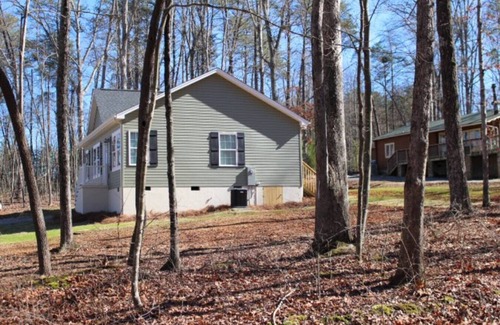 Westport House | Quiet 3BR Retreat near Lake Norman
