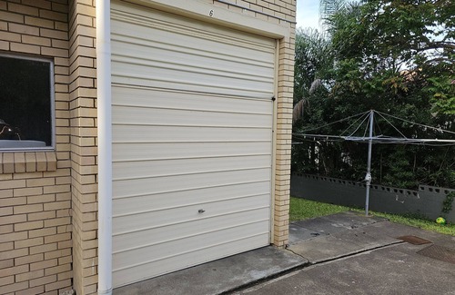 Kelvin Grove Apartment | Quiet, 3km from Brisbane CBD, large 2-bedroom apartment