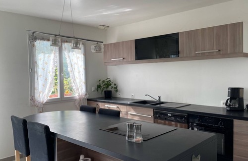 Rosieres-pres-Troyes House | Quiet 4 bedroom house with garden and garage near Troyes, lakes and Nigloland