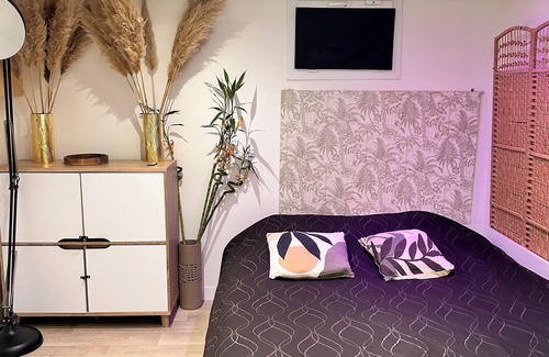 Athis-Mons Apartment | Quiet accommodation facing the forest 10 min from Orly airport near Paris
