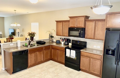Huntersville House | Quiet and Beautiful House in a WONDERFUL location near 2 Lakes and Charlotte!