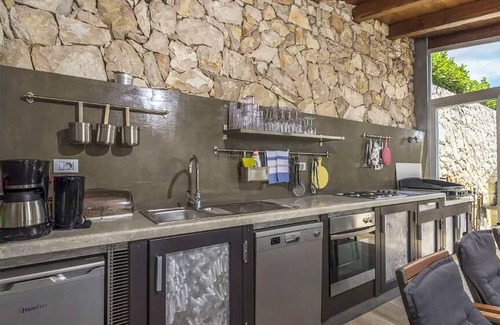 Brovinje House | Quiet and beautiful house with amazing sea view and outside kitchen by the pool
