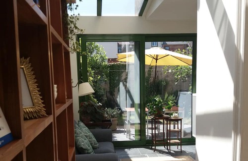 Deurne Apartment | Quiet and characterful BnB near a park and Antwerp center for leisure & business