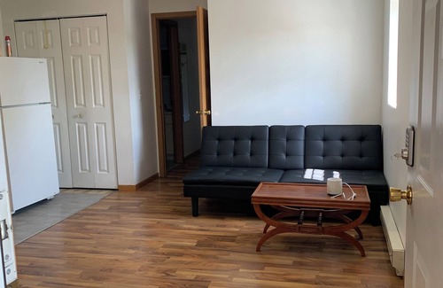 Macomb Apartment | Quiet and comfort one bedroom apt, close to WIU, a kitchen free parking, TV