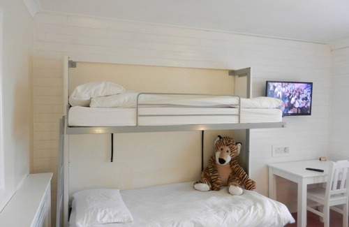 Hook House | Quiet and comfortable rooms between Swindon and Royal Wootton Bassett.