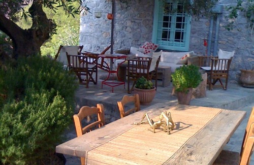 Hydra House | Quiet and Cosy Stone House in Hydra