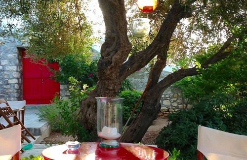 Hydra House | Quiet and Cosy Stone House in Hydra
