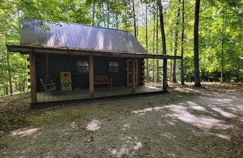 Mauckport Cabin | Quiet and Cozy Cabin in the woods!