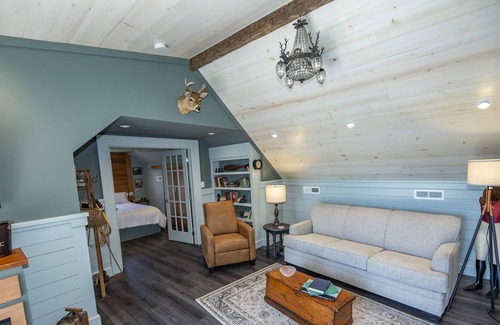Celina House | Quiet and cozy channel-front guest suite on Grand Lake St. Marys