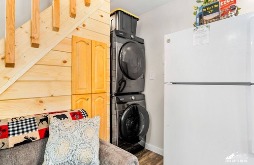 Palmer Cabin | Quiet and Cozy getaway cabin in Hatcher Pass, Alaska; 15 min. from Palmer!