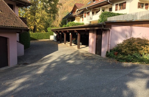 Menthon-Saint-Bernard Apartment | Quiet and lovely appartment one step far from mountains and from Annecy's lake