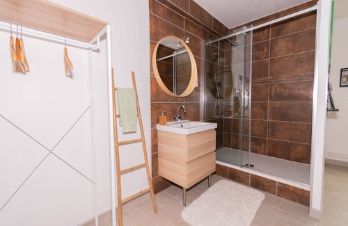 Puttelange-aux-Lacs Apartment | Quiet and Comfortable Zen Room
