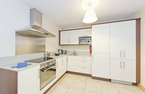Merrion Apartment | Quiet and Modern 1BR Apartment in Dublin 4