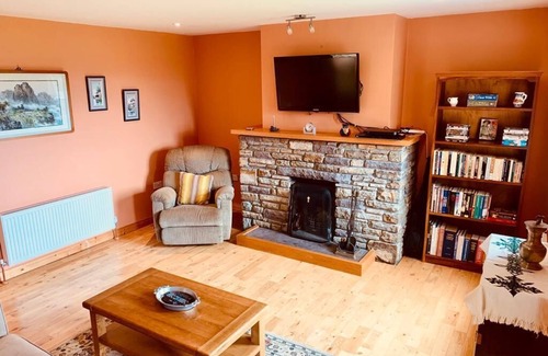 Sneem House | Quiet and picturesque home in the hills of Kerry