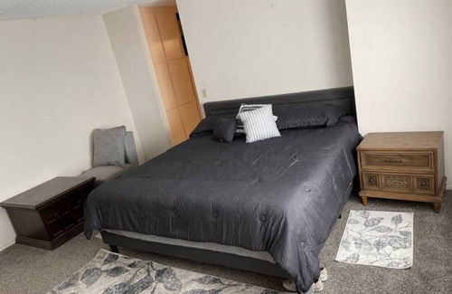 Hesperia House | Quiet and Serene Home -corp. rental mini stay is 31 days