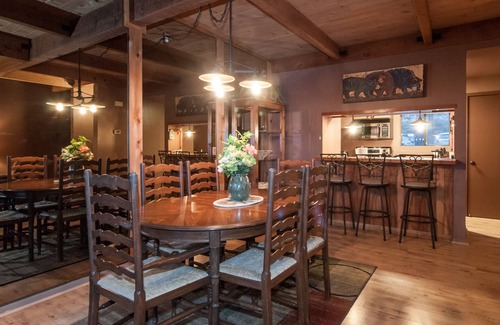 Lake Forest House | Quiet and Serene Tahoe Getaway + Private Beach + Pool + Tennis