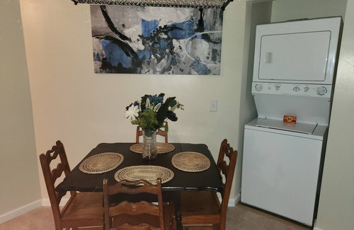 Fairview Park Apartment | Quiet and sophisticated apartment with AC in Clinton