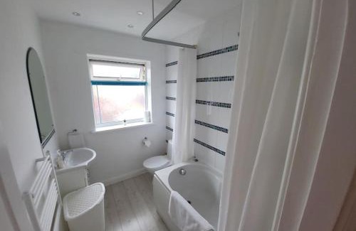 Netley House | Quiet and specious 3 bed House
