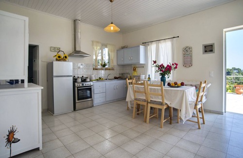 Antipaxos Cottage | Quiet and Traditional Antipaxos Retreat with amazing views over Agni Beach