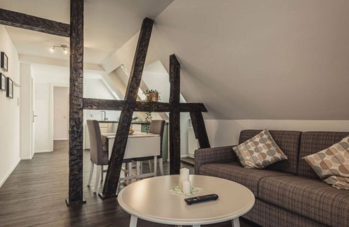 Lahr House | Quiet apartment (number 9) with an extra wide, beautiful balcony