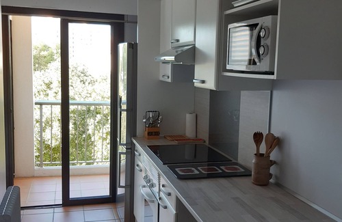 Le Cannet Apartment | Quiet apartment crossing