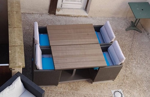 Saint-Gaultier Cottage | Quiet Apartment with Wifi in Brenne