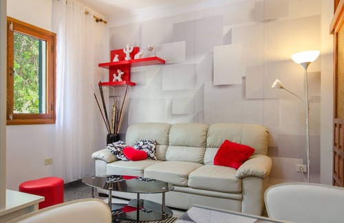 Arrecife Apartment | Quiet Apartment in Central Location with Wi-Fi; Pets Allowed