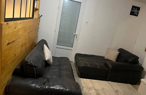 Raismes Apartment | Quiet apartment in Raismes, free parking and wifi. Spa sauna at extra charge