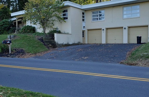 Dillsburg Apartment | Quiet Apartment on Golf Course conveniently located in Central PA.