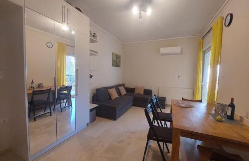 Voula Apartment | quiet apartment with a large balcony near the sea