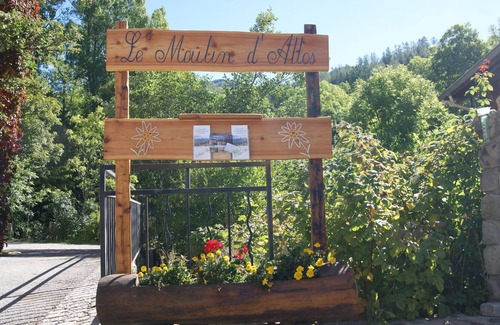 Allos Apartment | Quiet apartment with garden, close to the village