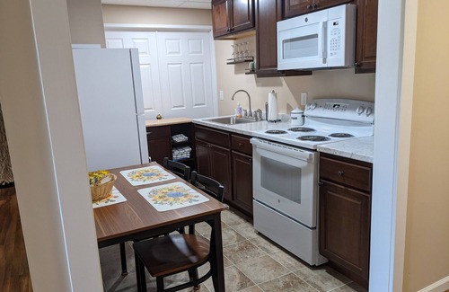 Lexington Apartment | Quiet Apt near Lexington and Buena Vista