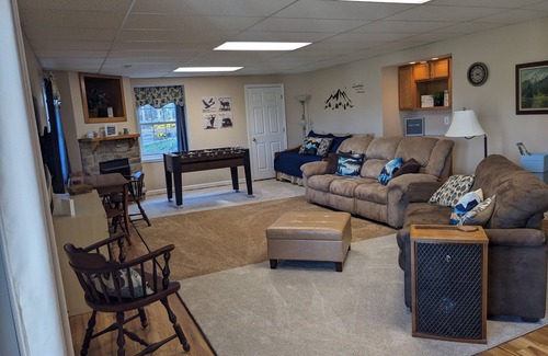 Lexington Apartment | Quiet Apt near Lexington and Buena Vista