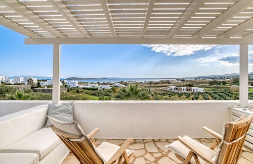 Chrissi Akti House | Quiet area with Beach access