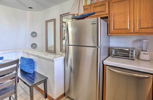 Avalon Condo | Quiet Avalon Getaway Villa w/Ocean View & Balcony