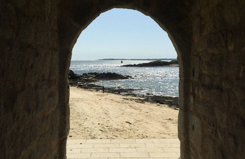 Port-Louis Apartment | Quiet, bright apartment on the Brittany seafront, 1 minute's walk from the beach.