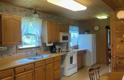 Iron Mountain Other | Quiet Cabin in the UP