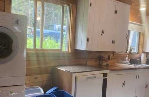 Lincoln Cabin | Quiet cabin on Center Pond.