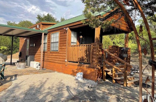 Graham Cabin | Quiet cabin on the Brazosn