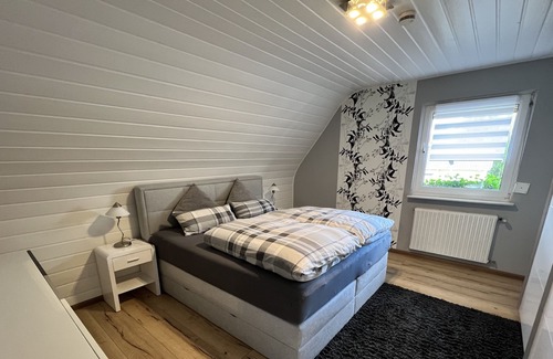 Dahn Apartment | Quiet, central location overlooking the Jungfernsprung and family friendly.