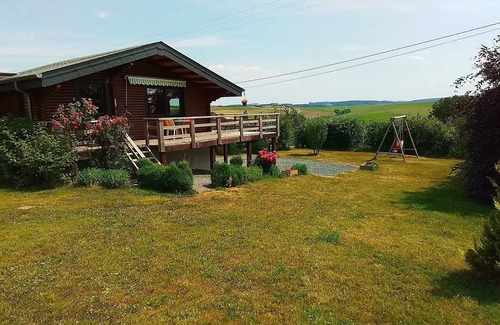 Ortheuville Ski Chalet | Quiet chalet with panoramic view and fenced garden