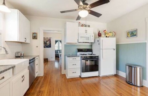 Brenham House | Quiet & clean, minutes from downtown Brenham!