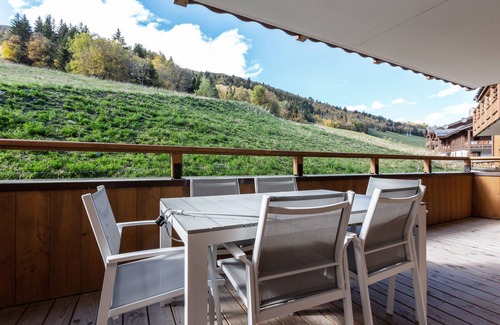 Les Avanchers-Valmorel Apartment | Quiet, close to center - Ski-In/Out , Parking, Linen . Cleaning paid separately.