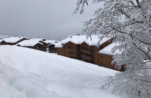Les Avanchers-Valmorel Apartment | Quiet, close to center - Ski-In/Out , Parking, Linen . Cleaning paid separately.